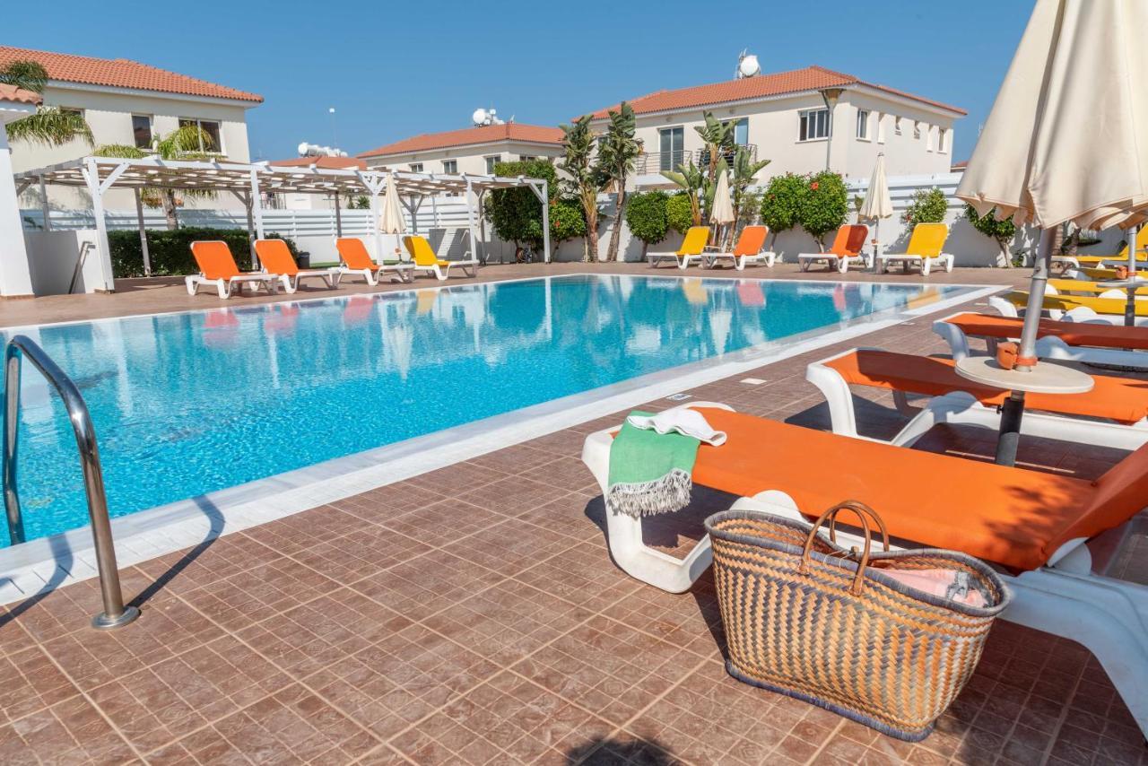 Mythical Sands Resort & Spa, Evilion Apartment Паралімні Екстер'єр фото